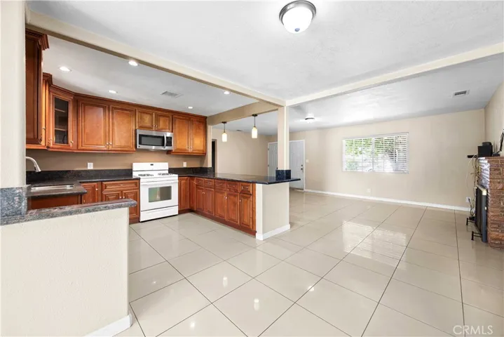 452 S Harvard, Hemet, California 92543