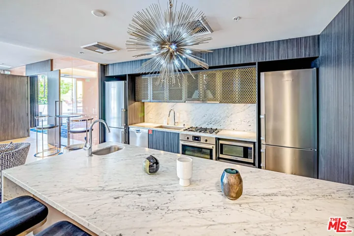 lounge kitchen