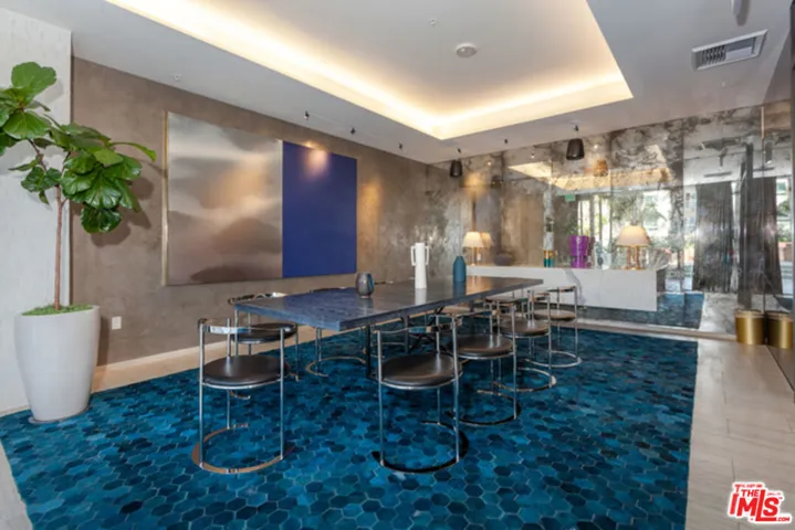 lounge dining room