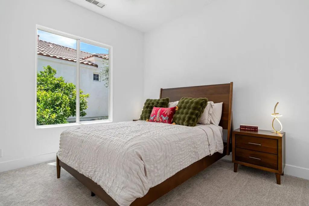 53-web-or-mls-DFVerano_OPMG_0526_053 (1)