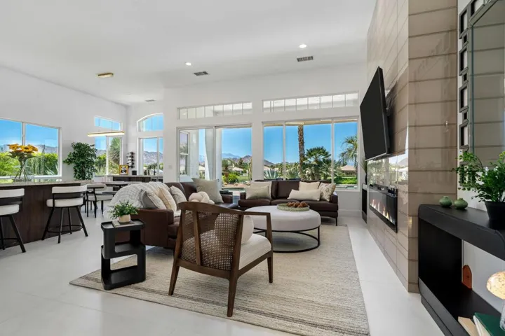 17-web-or-mls-DFVerano_OPMG_0526_017 (1)