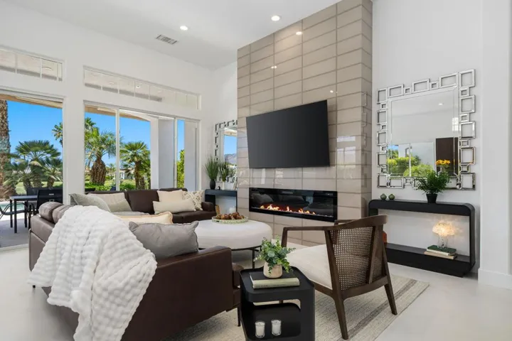 21-web-or-mls-DFVerano_OPMG_0526_021 (1)