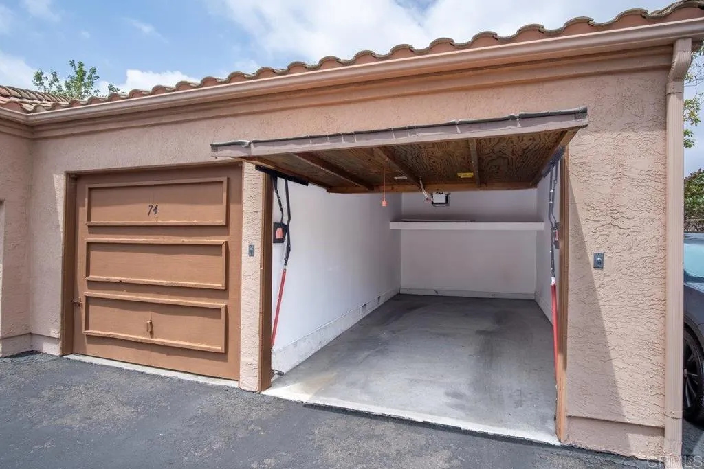 One car garage