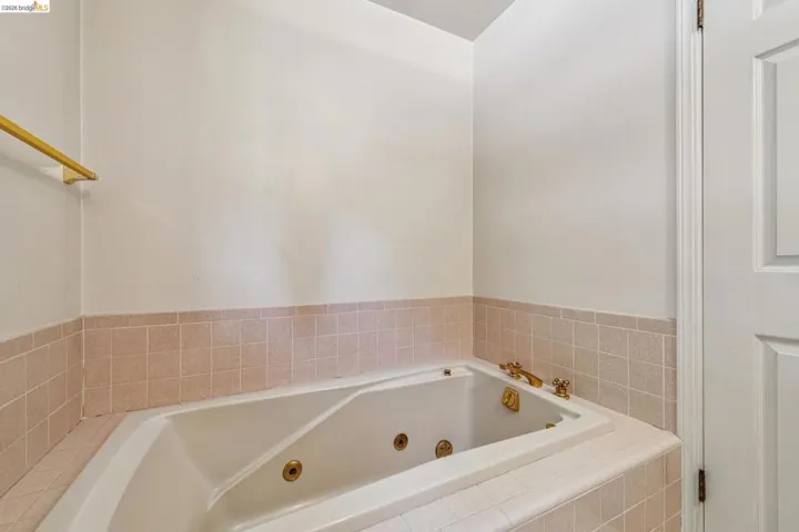 3510 Brunell Dr, Oakland, California 94602