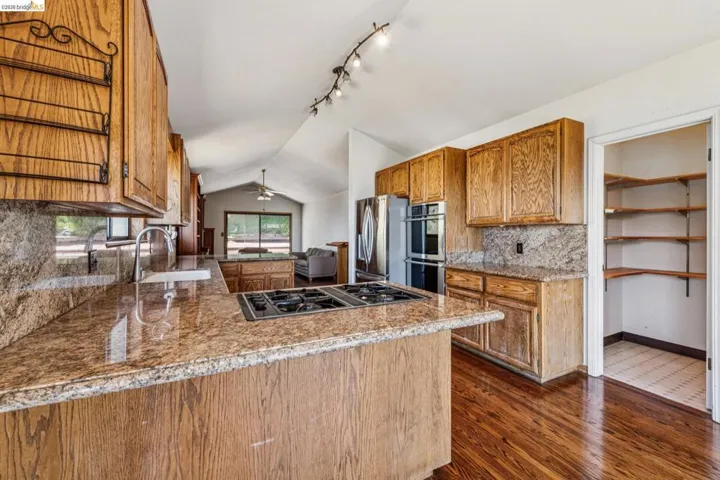 3510 Brunell Dr, Oakland, California 94602