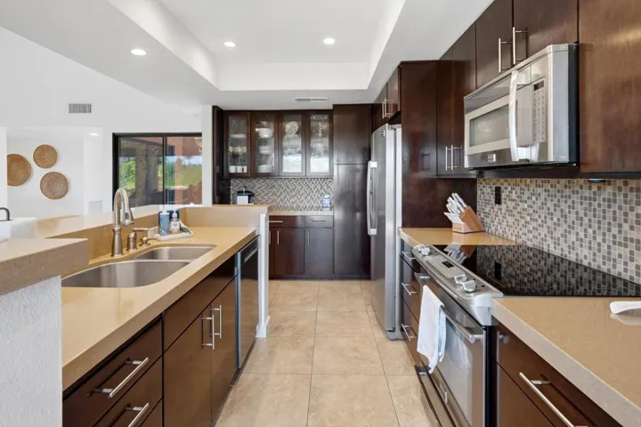 24-Kitchen