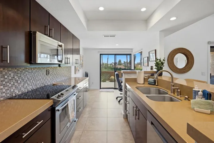 22-Kitchen
