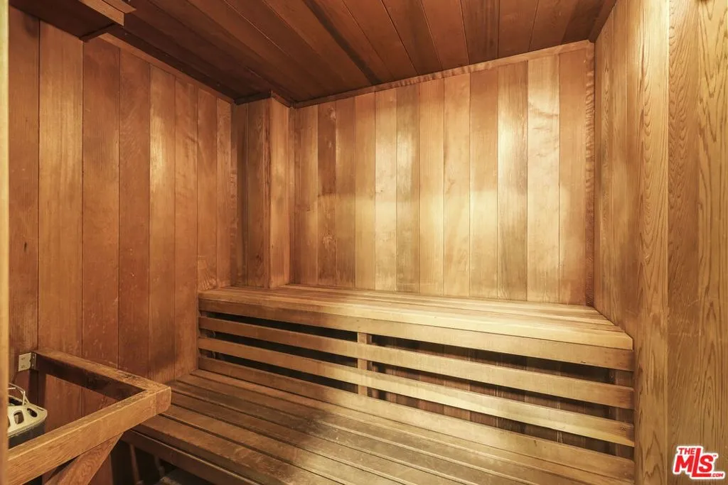 HOA Sauna