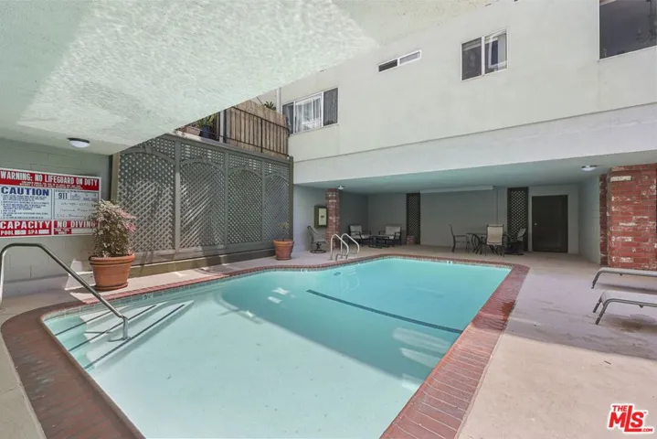 HOA pool