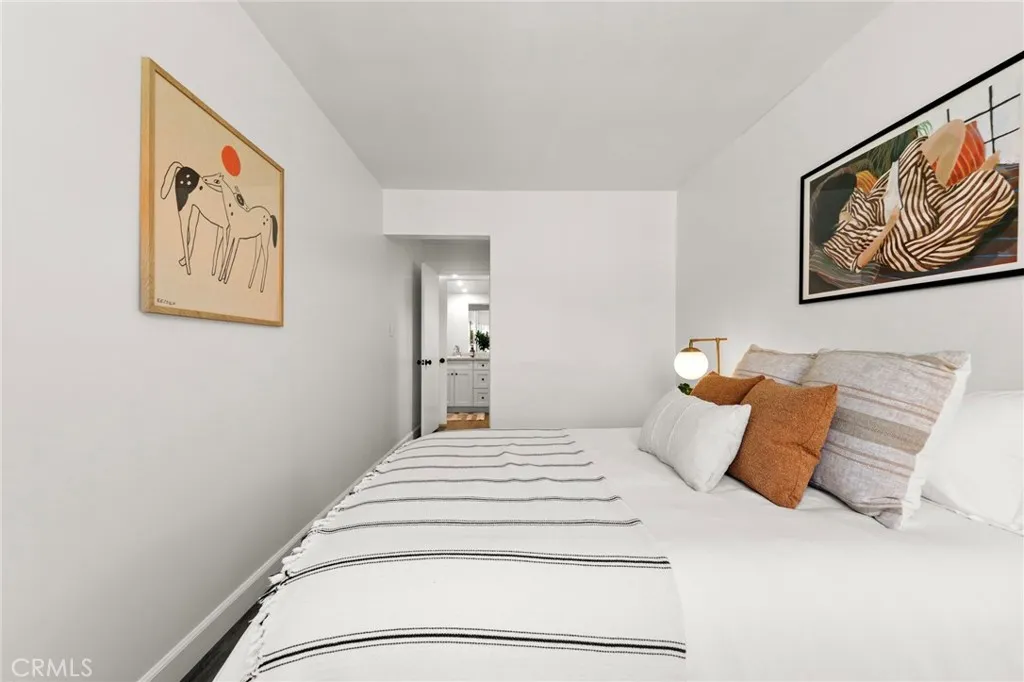 2nd guest bedroom/office.