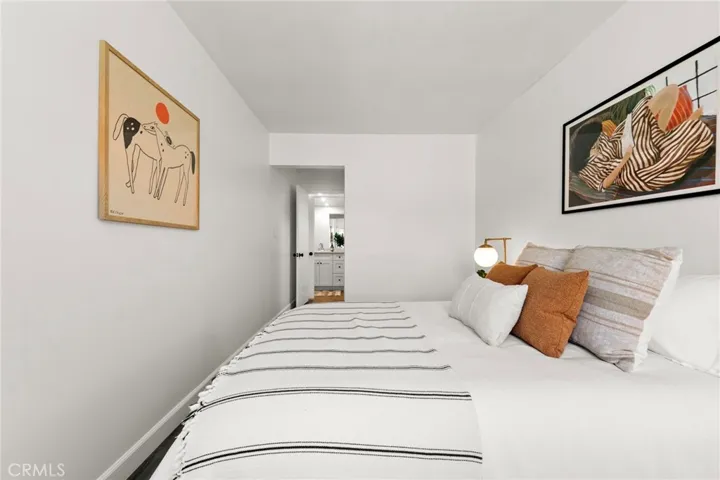 2nd guest bedroom/office.