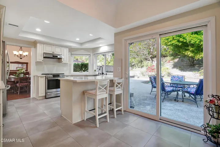 Kitchen/Eat-in