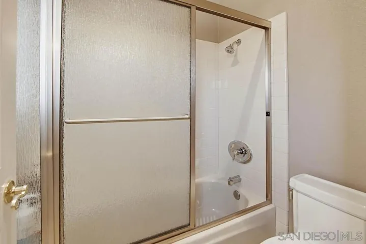 2071 Winamar, Escondido, California 92029