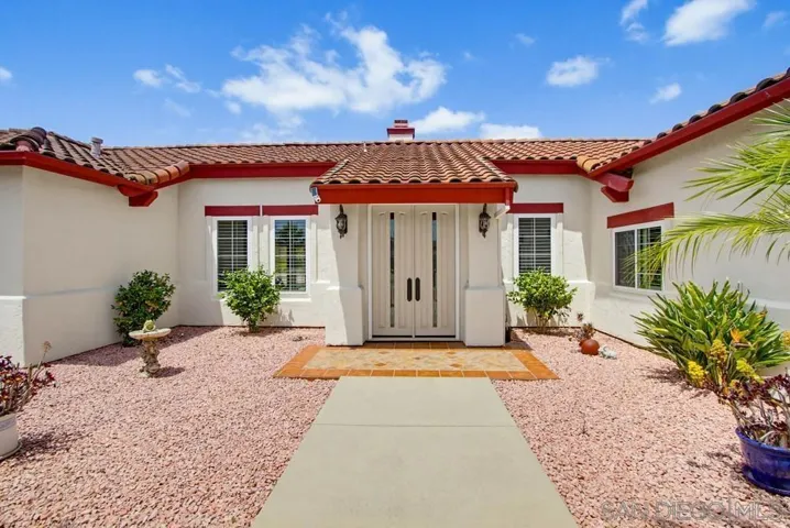 2071 Winamar, Escondido, California 92029
