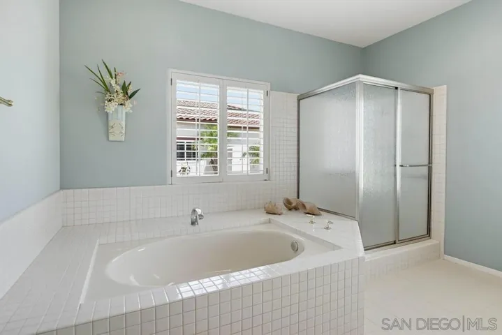 2071 Winamar, Escondido, California 92029