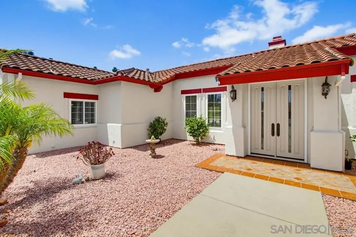2071 Winamar, Escondido, California 92029