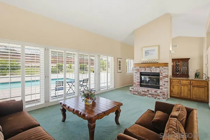 2071 Winamar, Escondido, California 92029