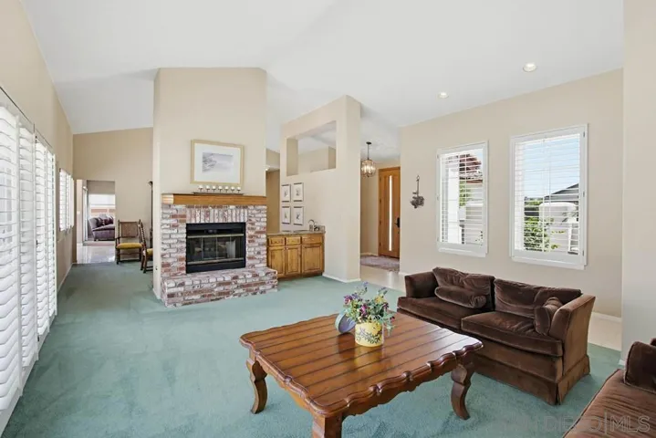 2071 Winamar, Escondido, California 92029