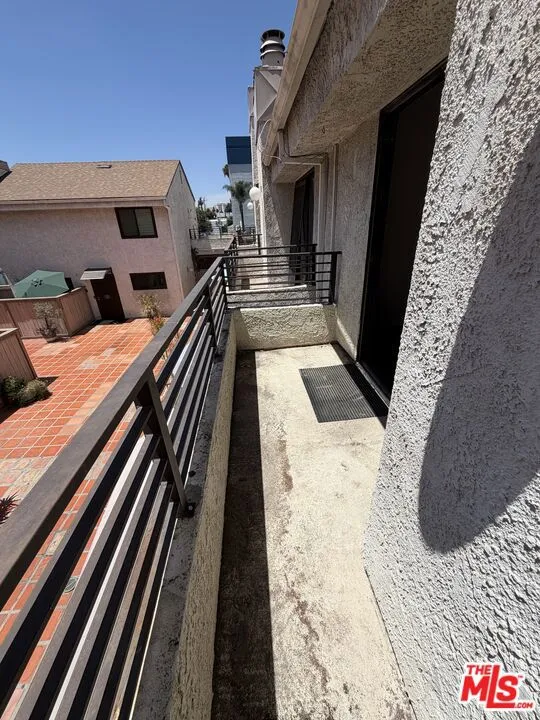 balcony