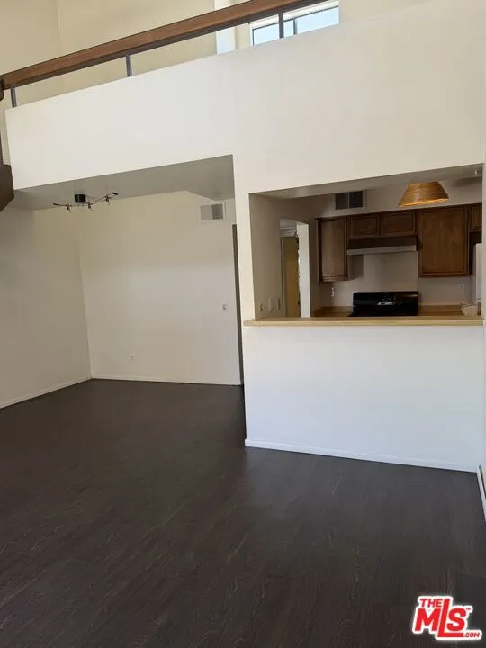 from front door towards kitche