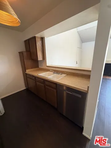 8221 Langdon Avenue 204, Van Nuys, California 91406