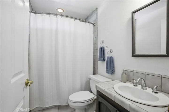 Guest Bathroom Upper Wing