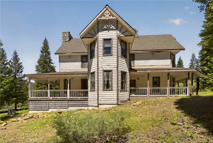 2708 Grey Fox Dr. Drive, Weed, California 96064