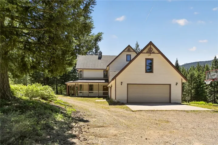 2708 Grey Fox Dr. Drive, Weed, California 96064
