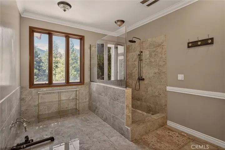 2708 Grey Fox Dr. Drive, Weed, California 96064