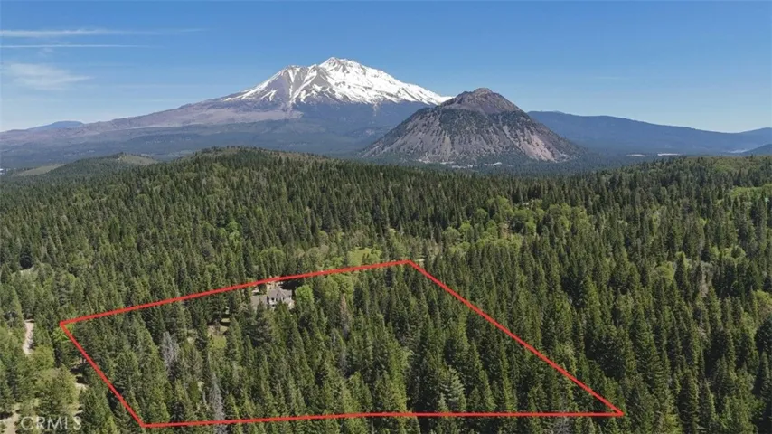 2708 Grey Fox Dr. Drive, Weed, California 96064