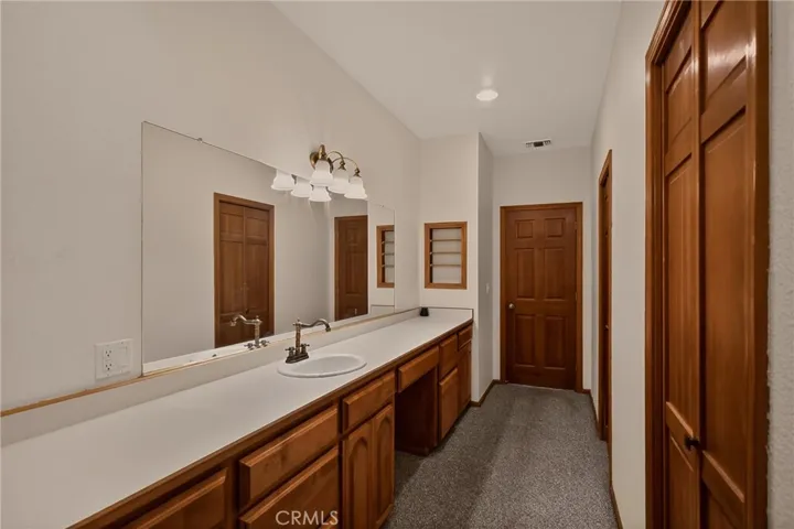 2708 Grey Fox Dr. Drive, Weed, California 96064