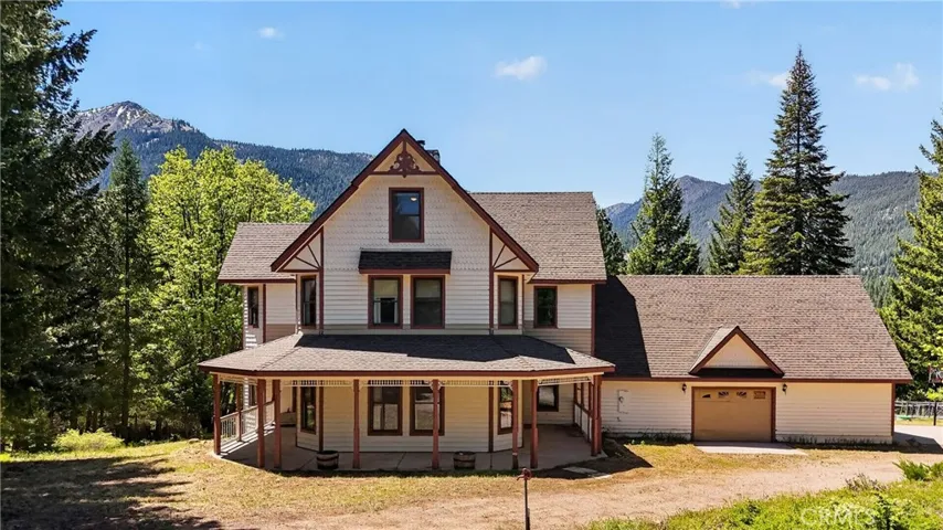 2708 Grey Fox Dr. Drive, Weed, California 96064
