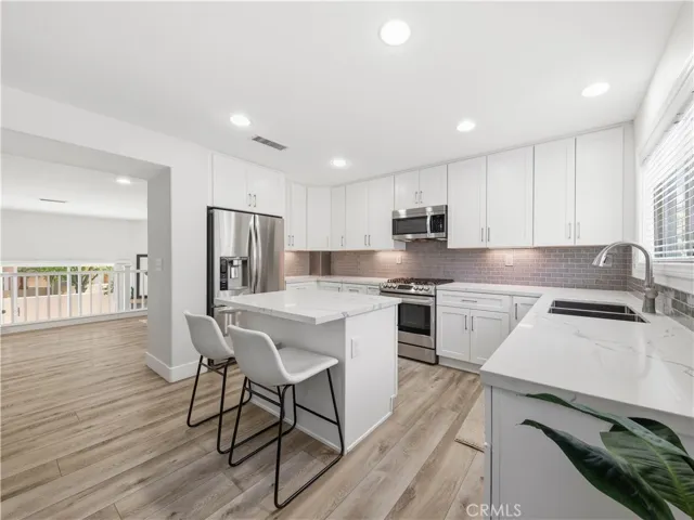 25710 Holiday C, Stevenson Ranch, California 91381