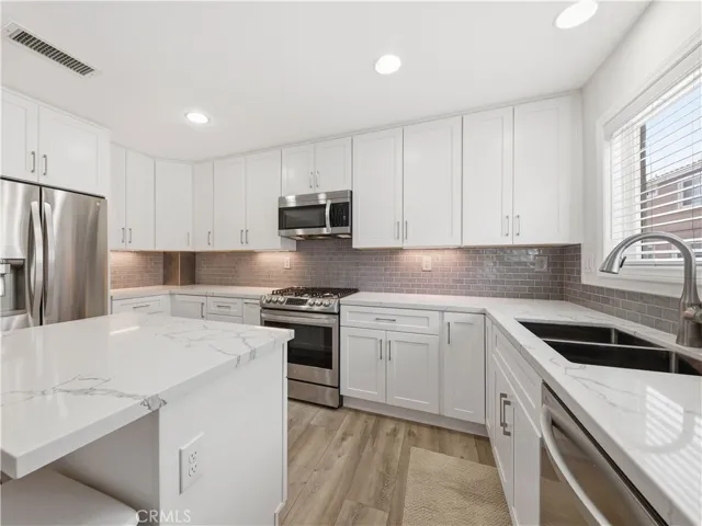 25710 Holiday C, Stevenson Ranch, California 91381