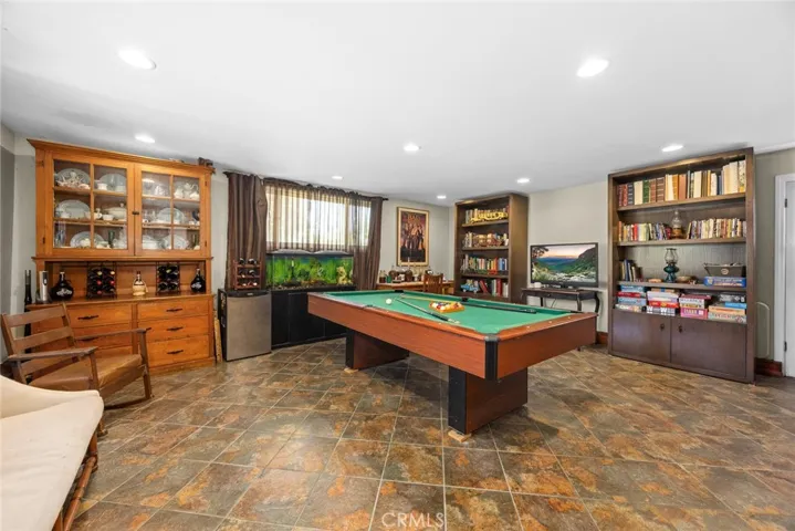 massive bonus room for games or hobbies