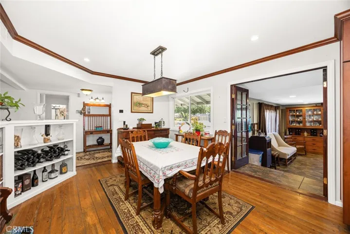 gleaming oak peg and groove flooring