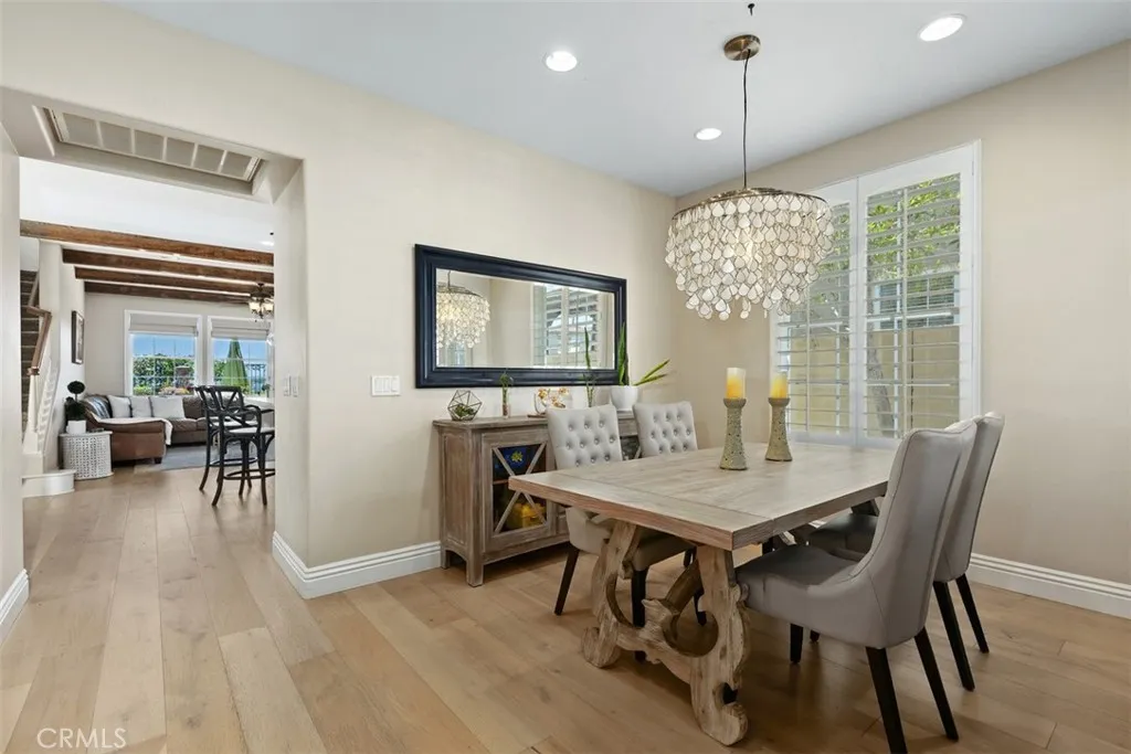 Dining Room. Beautiful wood floors