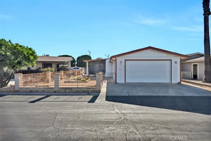 Detached Garage on Bishop Dr