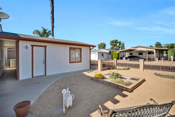 Large yard off CA room & garage