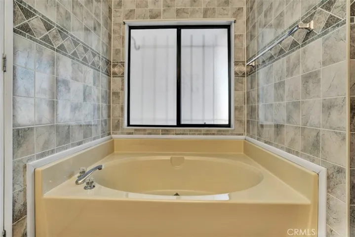 Primary Bathroom tub