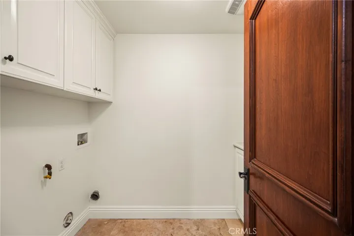 Laundry room on 1st floor