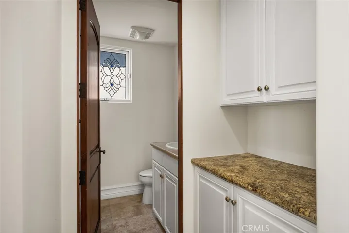Powder bath on 2nd level