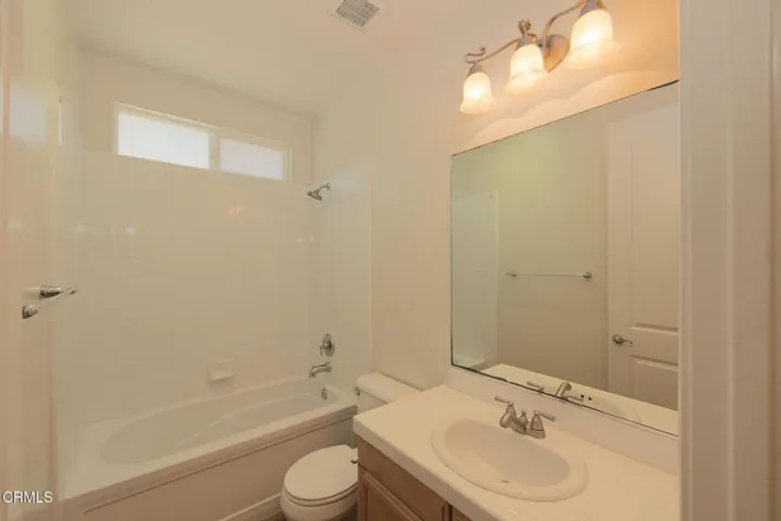 326 Lakeview Ct-5