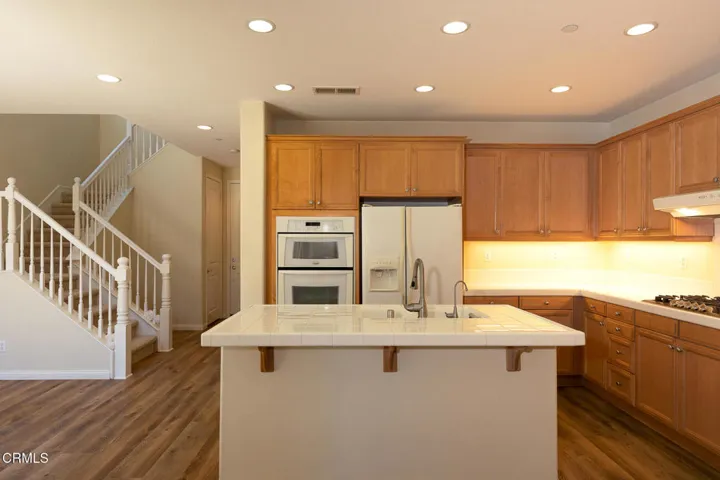 326 Lakeview Ct-10
