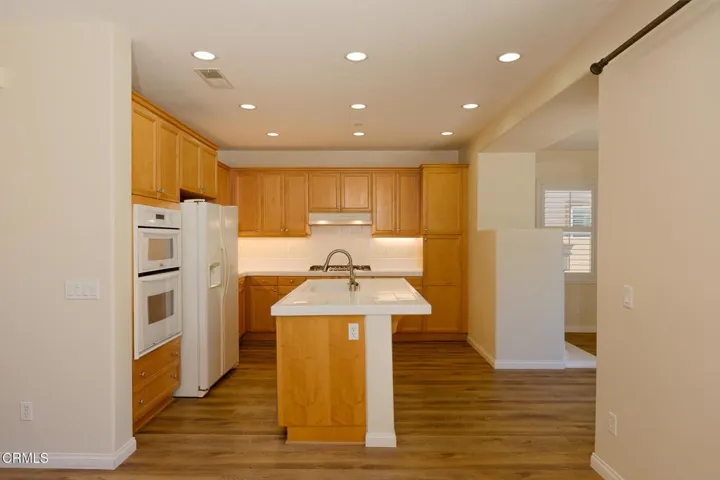 326 Lakeview Ct-8