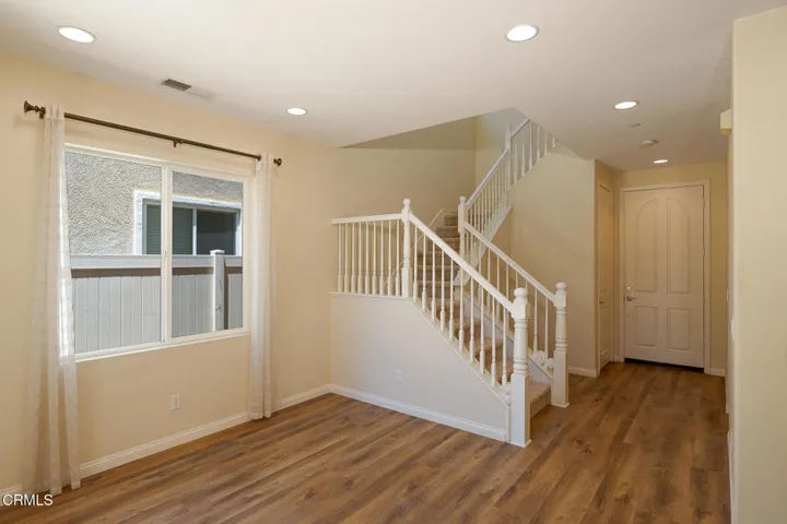 326 Lakeview Ct