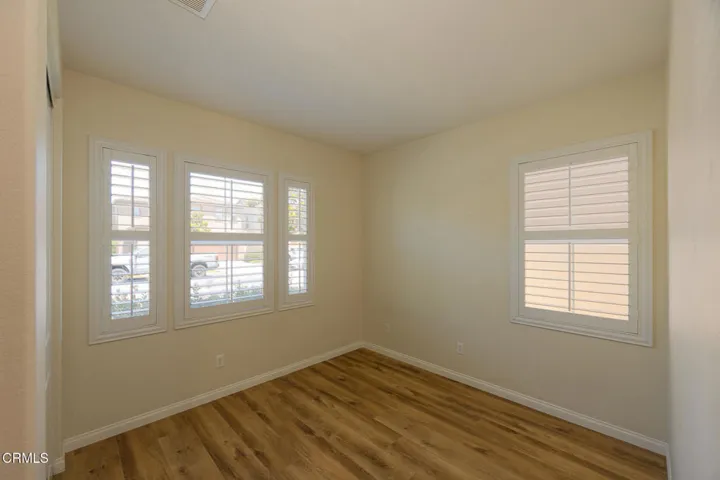 326 Lakeview Ct-3