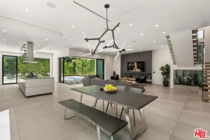 4527 Simpson Avenue, Studio City, California 91607 — photo 4