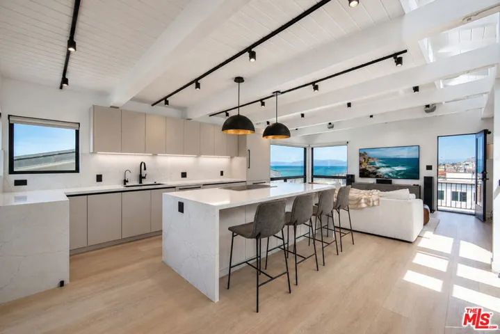 221 36th Street, Manhattan Beach, California 90266