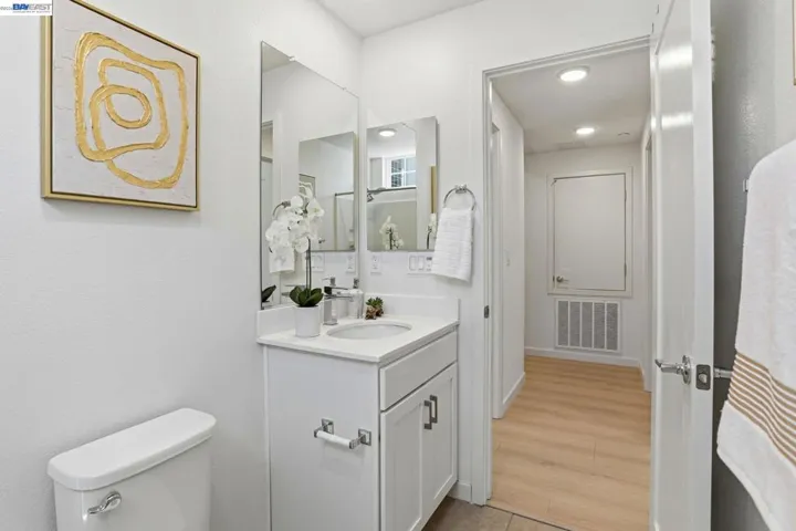 2nd bathroom